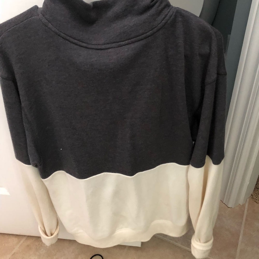 Pink pullover! - Picture 2 of 2